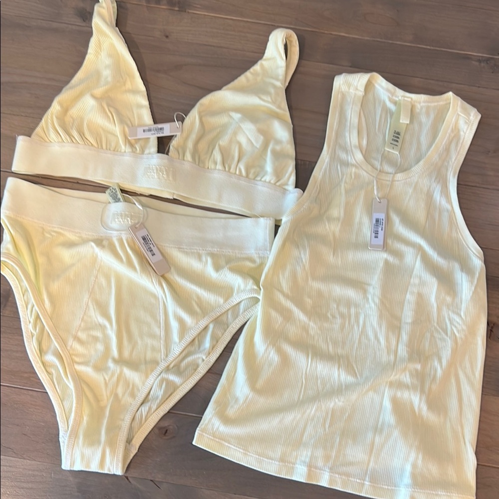 SKIMS YELLOW INTIMATES SET